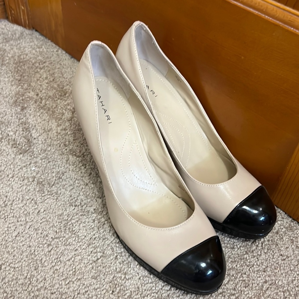 Tahari pumps